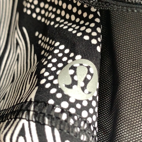 LULU LEMON shorts - Picture 3 of 6